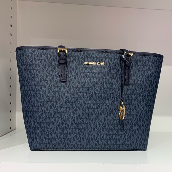 Michael Kors Handbags - Michael Kors Jet Set Travel Tote